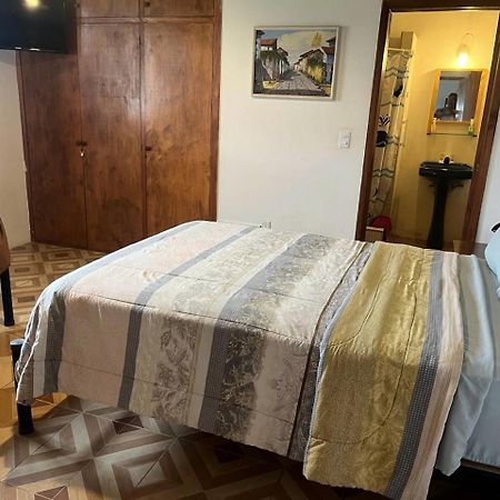 Quito Eco Lodge Airport - B&B タバベラ エクステリア 写真