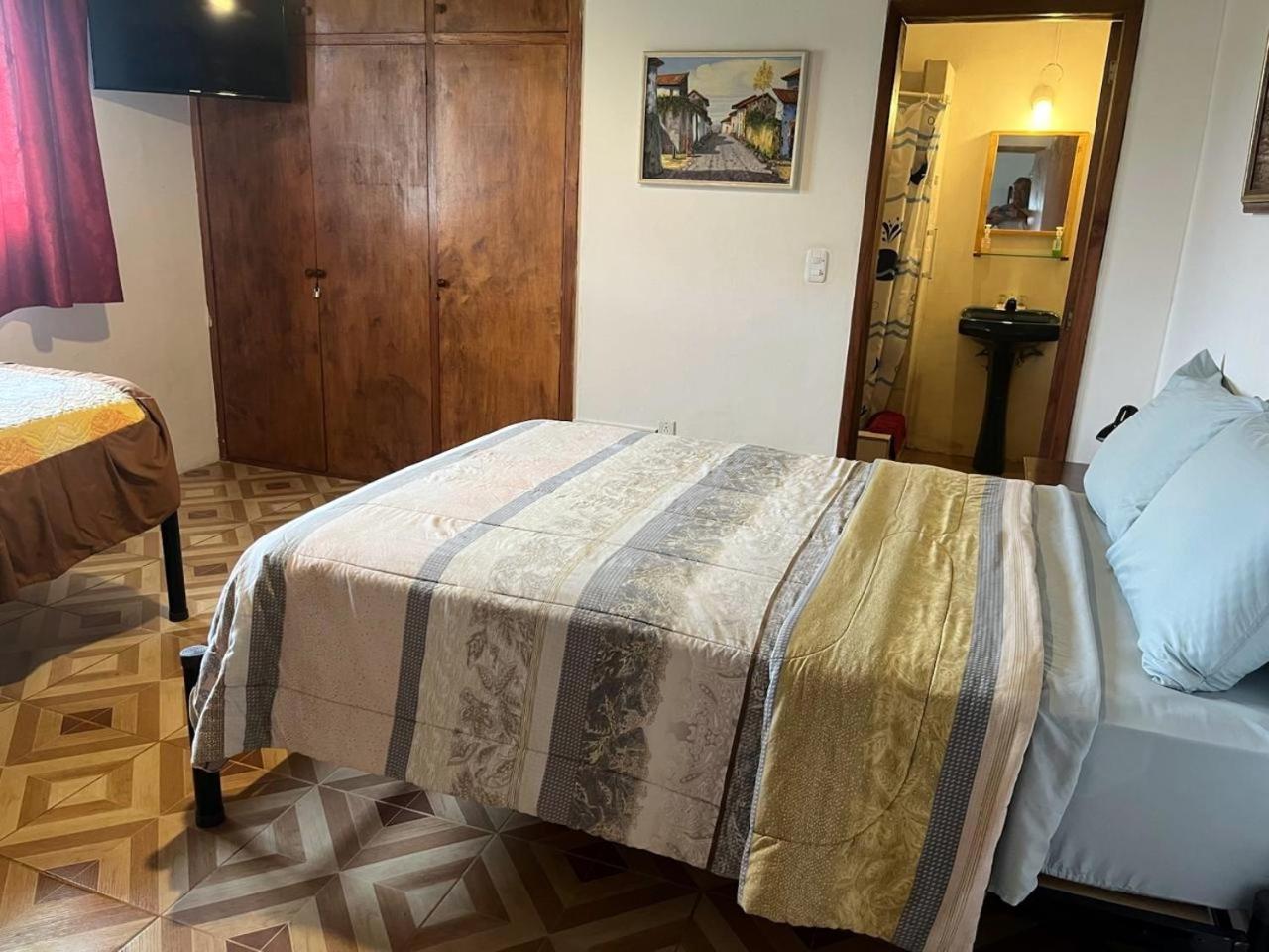 Quito Eco Lodge Airport - B&B タバベラ エクステリア 写真